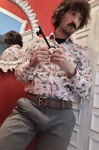 Odwrócony czat AI – rozmawiaj z Bel Gris