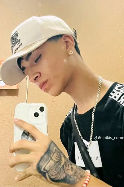 Flipped Chat AI – Discuter avec La comédie de Chikis Daniel Ortiz