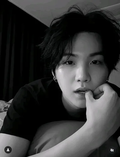 الذكاء الاصطناعي للدردشة المعكوسة – الدردشة مع مين يوونغي /سوغا /أوغوست دي