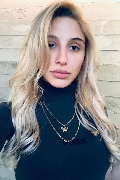 Flipped Chat AI – Csevegés Abella Danger