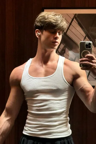 Flipped Chat AI – 與 蓋爾·里瓦斯 聊天