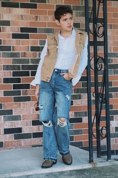 Flipped Chat AI – kalbėkite su Iván Montoya