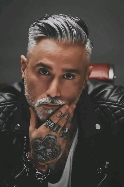 FlippedチャットAI – ブラーン・ハリントンとチャット