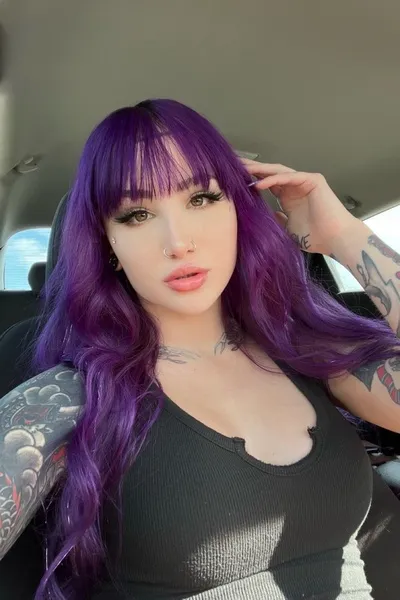 Flipped chat ai - makipag -chat sa Valerica Steele