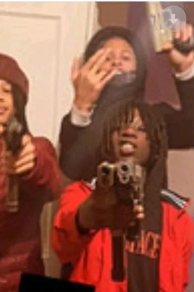 फ़्लिप्ड चैट AI – Mbno लाल के साथ चैट करें