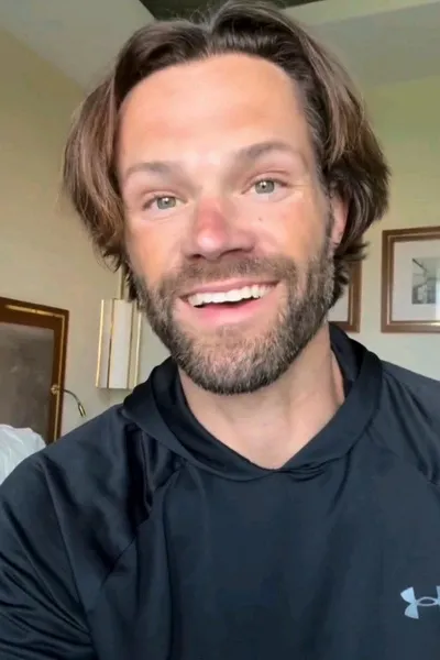 Çevrilmiş Sohbet Yapay Zekası – Jared Padalecki Toddile sohbet edin