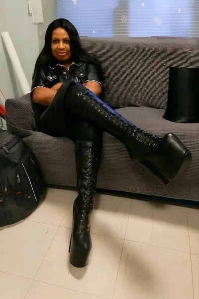 الذكاء الاصطناعي للدردشة المعكوسة – الدردشة مع ليديا