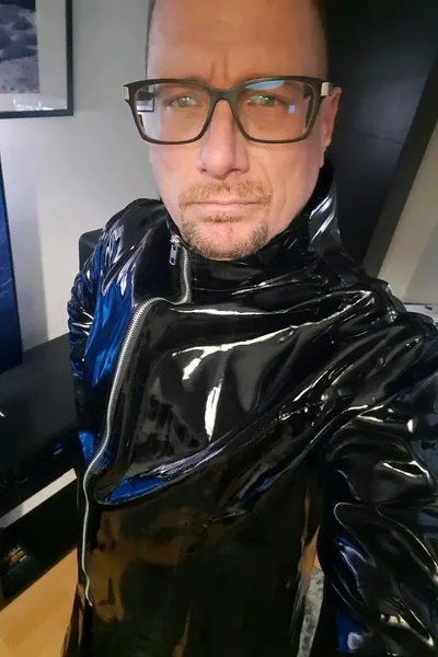 Flipped Chat AI – Chatten mit Leder Paul