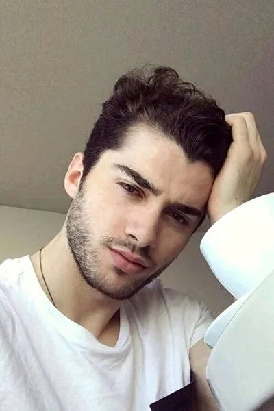 Flipped chat ai - makipag -chat sa Darío Lencina