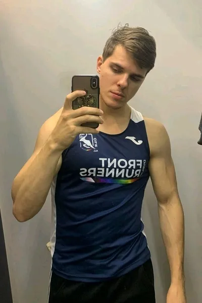 Flipped Chat AI – Чат с Аркадій 