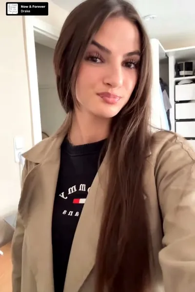 Flipped Chat AI – แชทกับ เซลมา