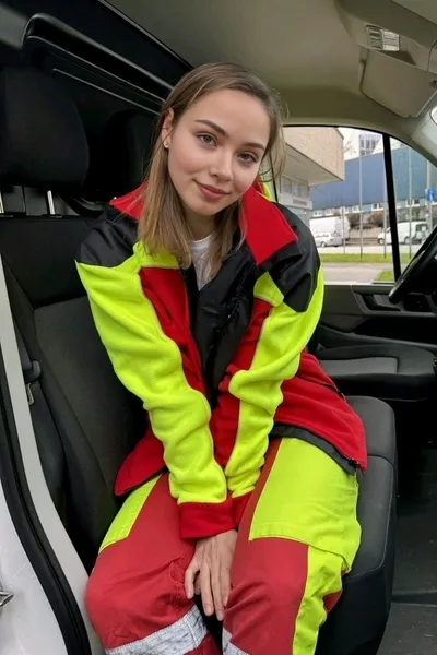 الذكاء الاصطناعي للدردشة المعكوسة – الدردشة مع نوعمي لوبرون