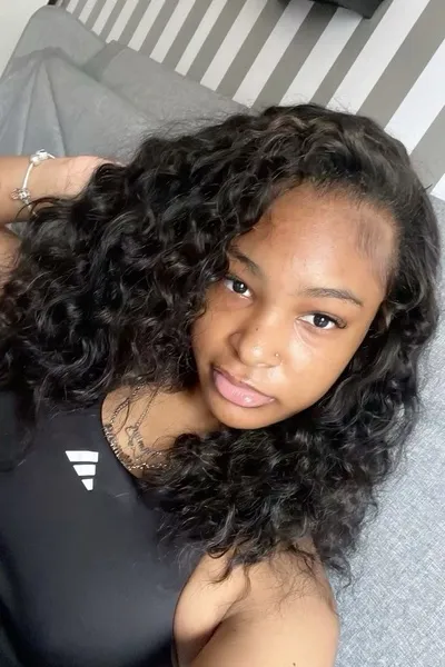 FlippedチャットAI – Yasminとチャット