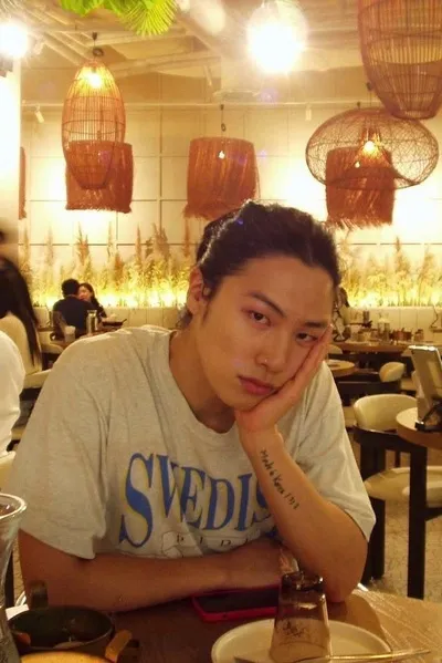 Flipped Chat AI – razgovarajte s Leo Hyung