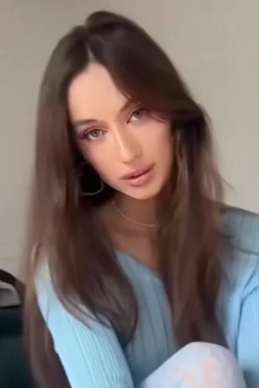 Flipped Chat AI – razgovarajte s Starla McLaren