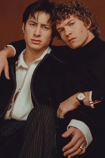 Flipped chat ai - makipag -chat sa Shane at Ilya