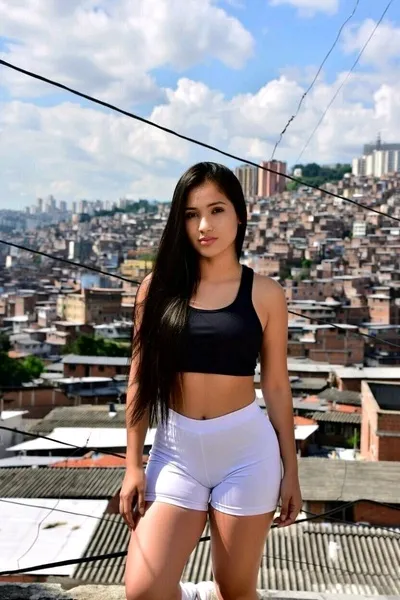 Flipped Chat AI – Chatear con Bruna Marquês