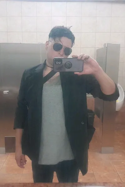 Flipped Chat AI – razgovarajte s Snažan, odlučan karakter