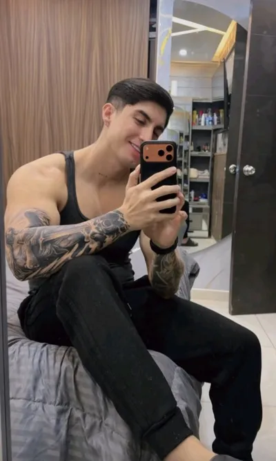 Flipped Chat AI – Чат с Леонардо