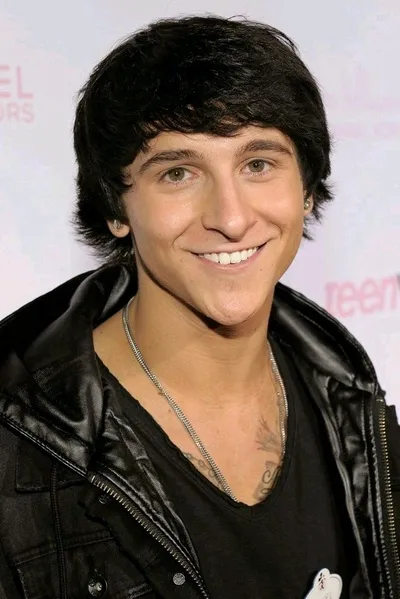 Flipped Chat AI – Чат с Митчелл Муссо