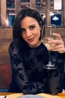 Flipped chat ai - makipag -chat sa Alicia Trinidad