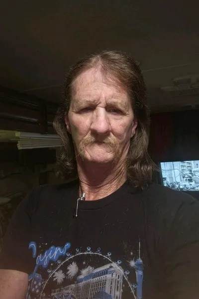 FlippedチャットAI – Rowan Callisterとチャット