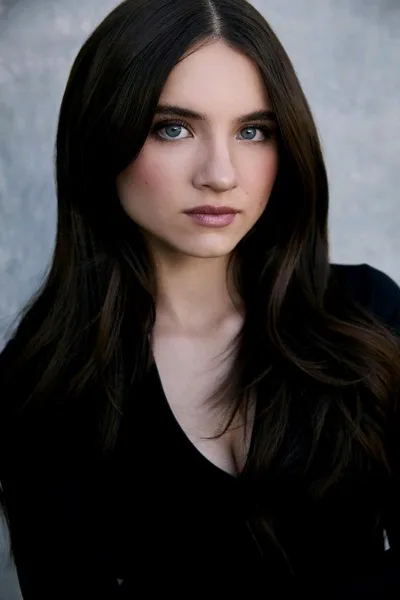 Flipped Chat AI – Чат с Маделин Макгроу