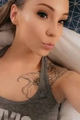 Flipped Chat AI – Chatear con Seraphine Veyra