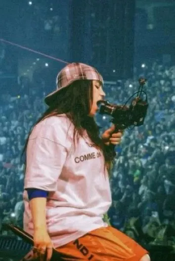 Αναστροφή συνομιλίας AI – Συζήτηση με Billie Eilish