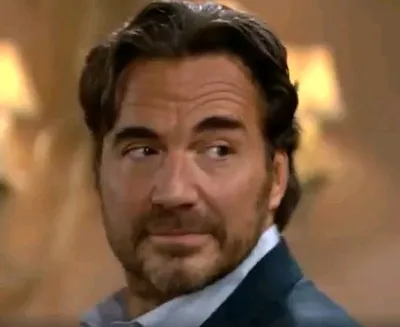 Flipped Chat AI – kalbėkite su Robertas Makenas