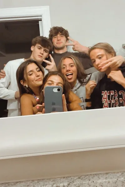 Flipped Chat AI – Sembang dengan Kumpulan Survival