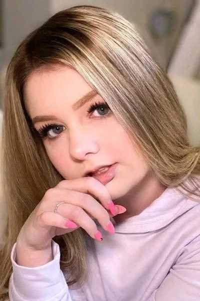 Flipped Chat AI – Chatta med Maya Pryce