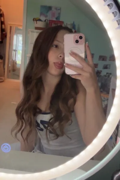 Flipped Chat AI – kalbėkite su Maya