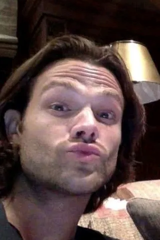 Flipped Chat AI – Chat Jared Padalecki