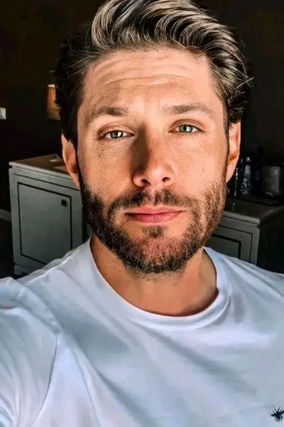 Flipped Chat AI – 與 Jensen Ackles 聊天