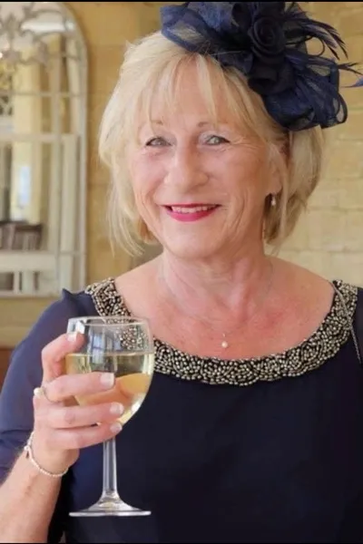 Çevrilmiş Sohbet Yapay Zekası – Rose Stantonile sohbet edin