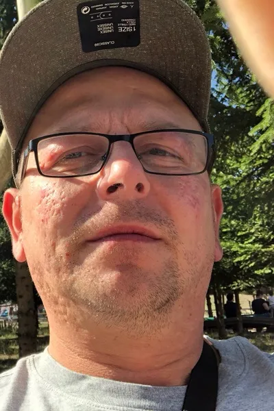 Flipped Chat AI – แชทกับ ราล์ฟ เบรนนิงเกอร์