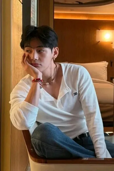 Flipped Chat AI – Chatten mit Kim Taehyung.....V