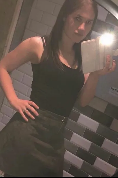 फ़्लिप्ड चैट AI – कैथरीन एना के साथ चैट करें