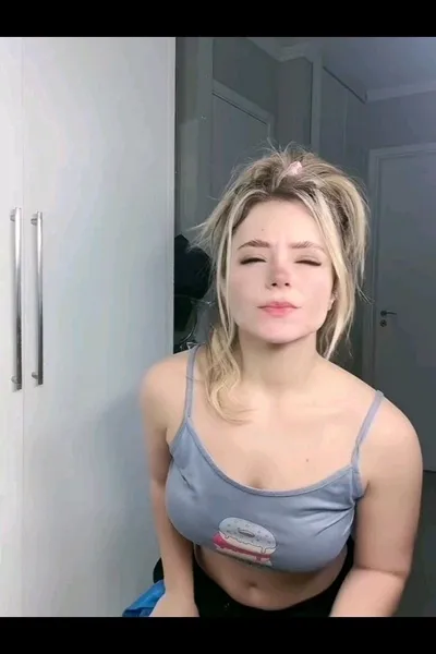 Flipped Chat AI – Bate-papo com Gabriela- sua mãe