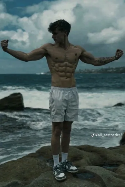 फ़्लिप्ड चैट AI – Tj Vallaire के साथ चैट करें