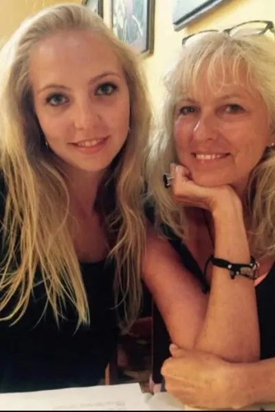 Flipped Chat AI – Chat Karyn & Ellie Stewart Dodd