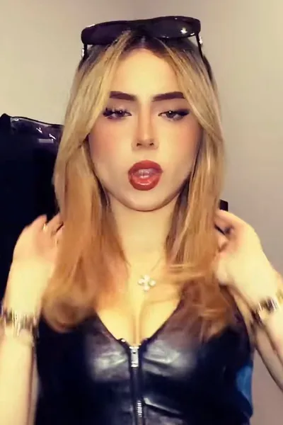 Çevrilmiş Sohbet Yapay Zekası – Karenile sohbet edin