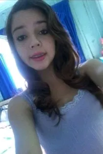 Flipped Chat AI – Discuter avec Son nom est Bruna la coquine