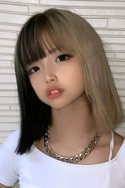 FlippedチャットAI – ヘレナとチャット