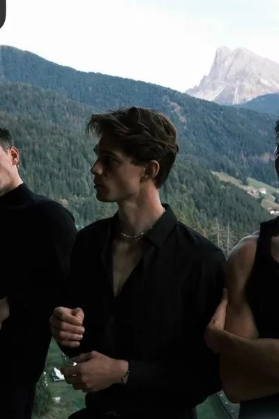 Flipped Chat AI – Chat Damian, Ivan ja James