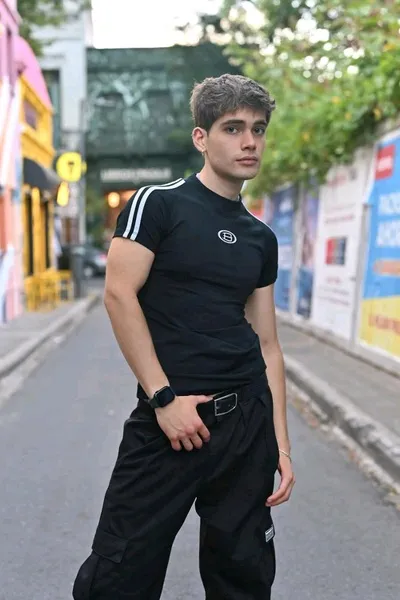 Flipped Chat AI – Chatear con Mateo Luar