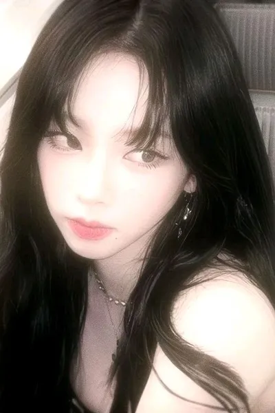 Flipped Chat AI – Chat dengan Kim Karina