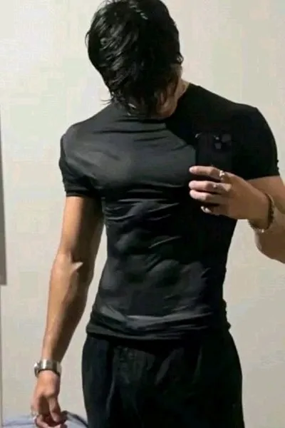 Flipped Chat AI – Chatear con Emir Khan