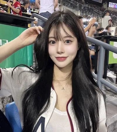 Flipped Chat AI – Чат с Чжу Йежи